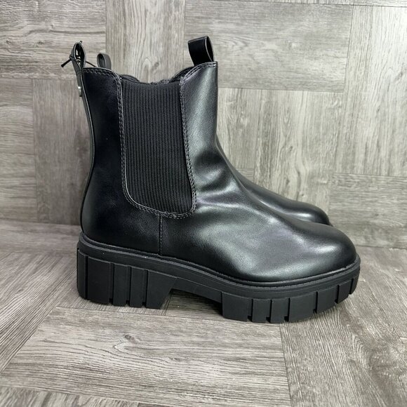 Madden NYC Women's size 9 Lug Chelsea Black Boot - Picture 1 of 8